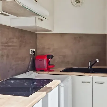 Studio, Downtown, Train Station, Wifi, Air Conditioning *