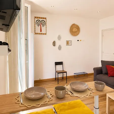 Studio, Downtown, Train Station, Wifi, Air Conditioning