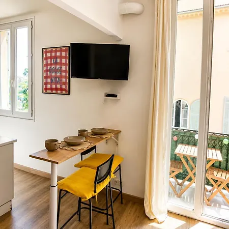 Studio, Downtown, Train Station, Wifi, Air Conditioning *