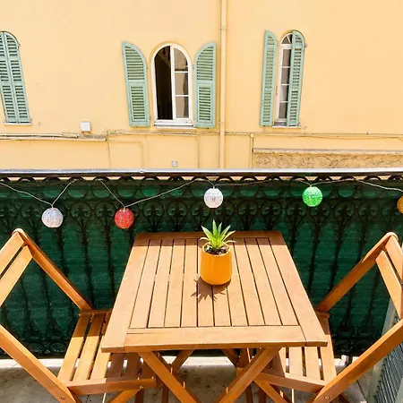 Studio, Downtown, Train Station, Wifi, Air Conditioning Διαμέρισμα *