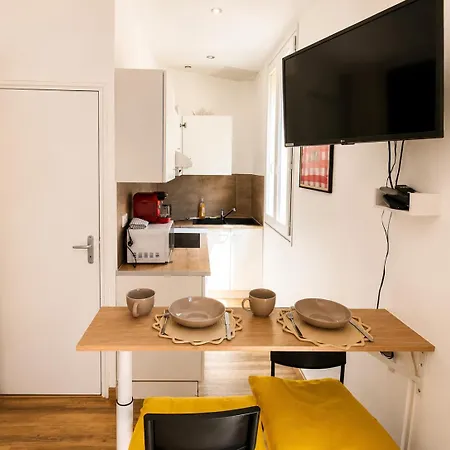Διαμέρισμα Studio, Downtown, Train Station, Wifi, Air Conditioning *