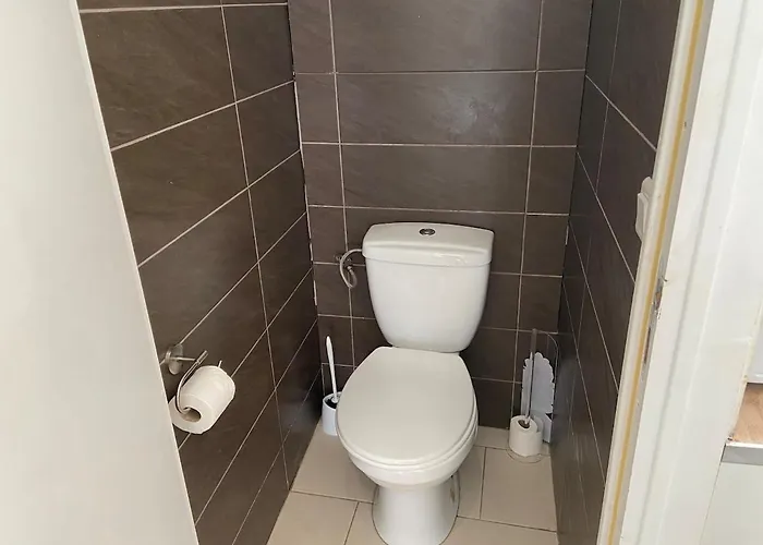 Studio, Downtown, Train Station, Wifi, Air Conditioning Lägenhet